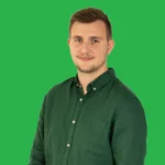 Portrait d’un étudiant alternant à Ecoris Annecy partageant son avis.