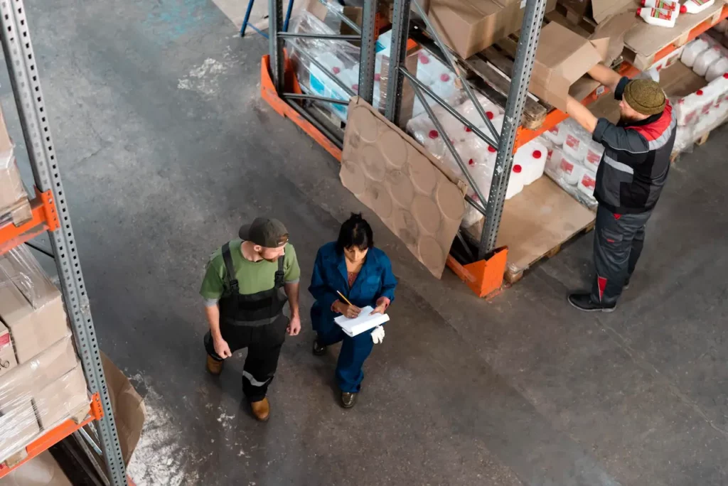 Photo d’un entrepôt illustrant la formation logistique proposée par Ecoris.